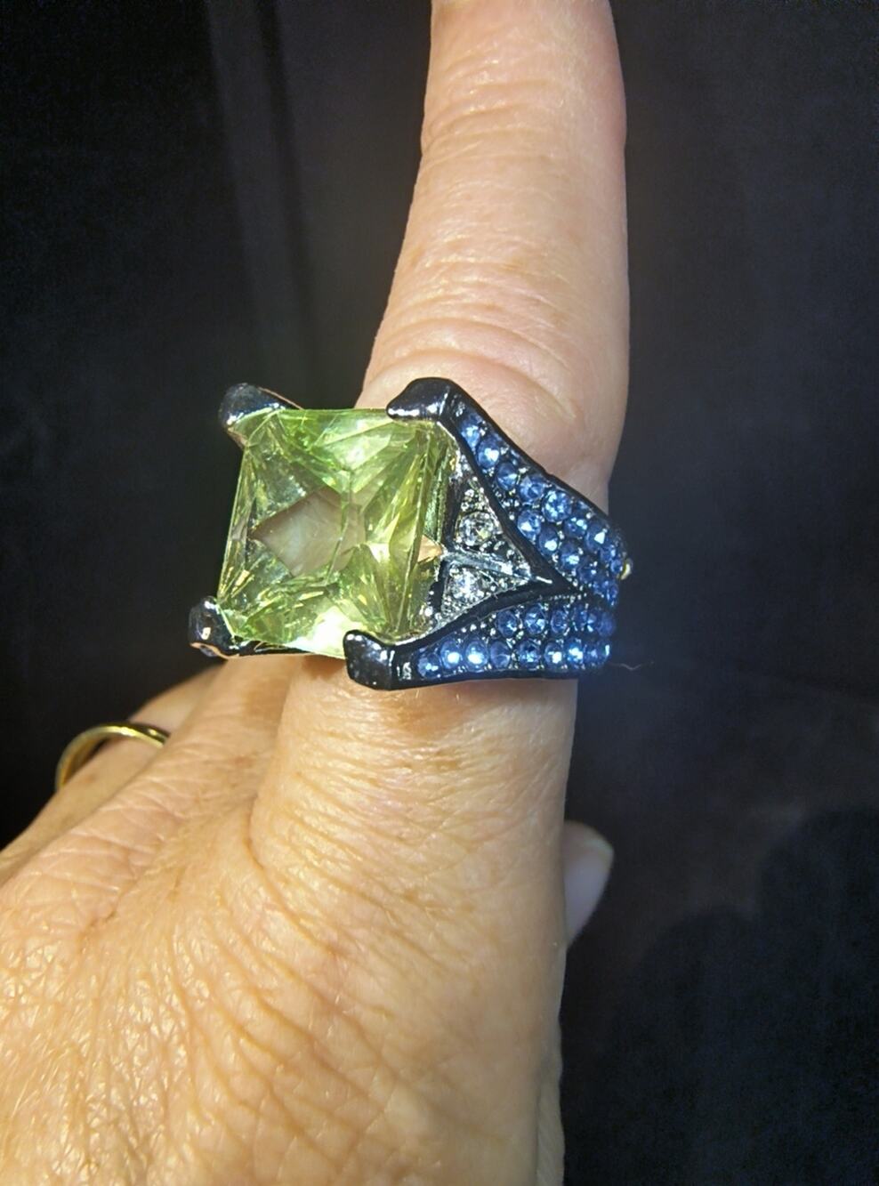 704 Green Gemmed Ring with Blue Stones, Silver Tone Metal Glows